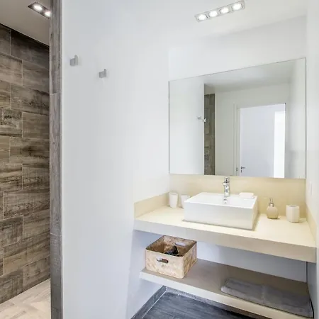 Confortable: Retreat With Private Pool