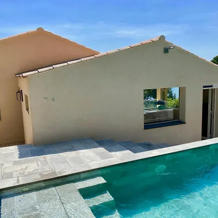 Apartment Confortable: Retreat With Private Pool